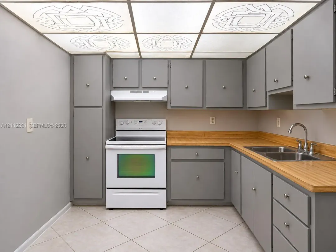 4384 NW 9th Avenue 20-1e, Deerfield Beach, FL 33064