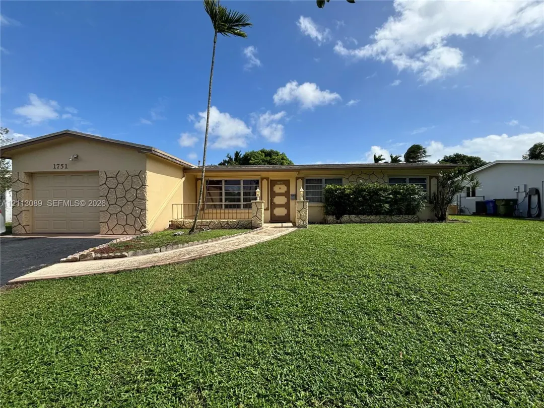 1751 NW 88th Terrace, Pembroke Pines, FL 33024