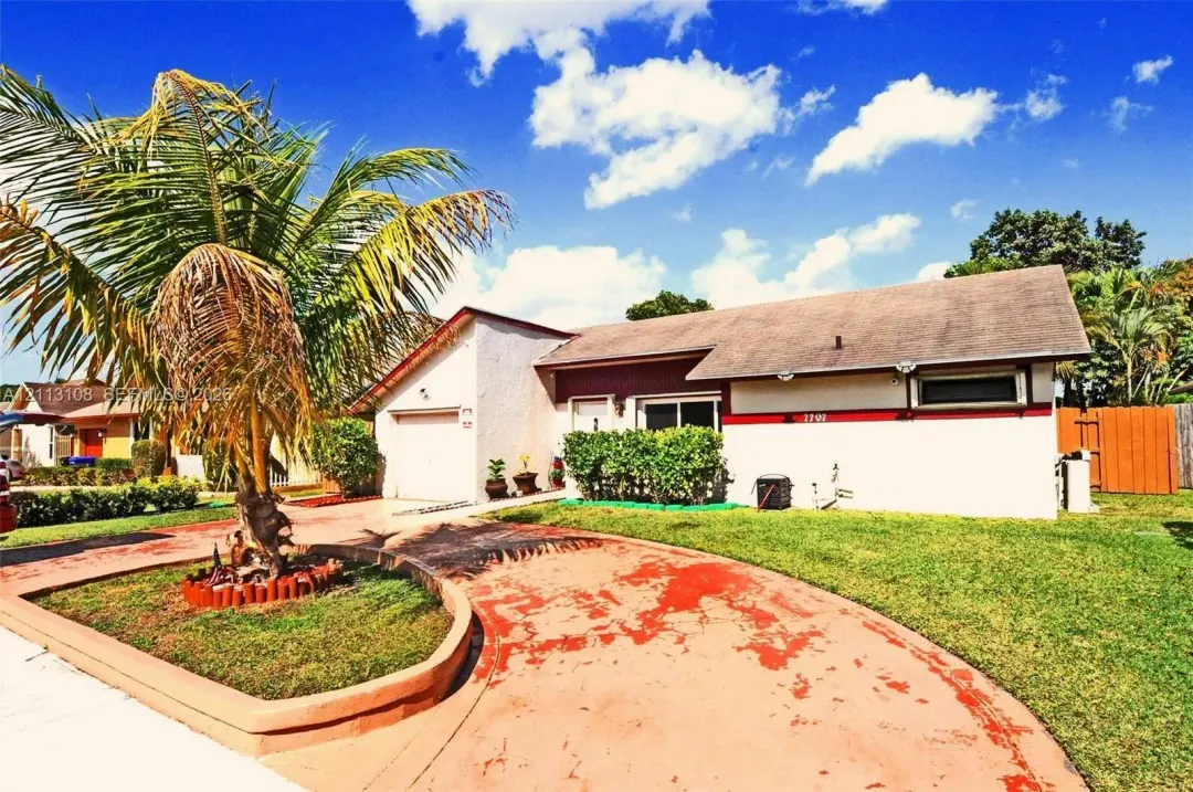 7707 SW 8th Street, North Lauderdale, FL 33068