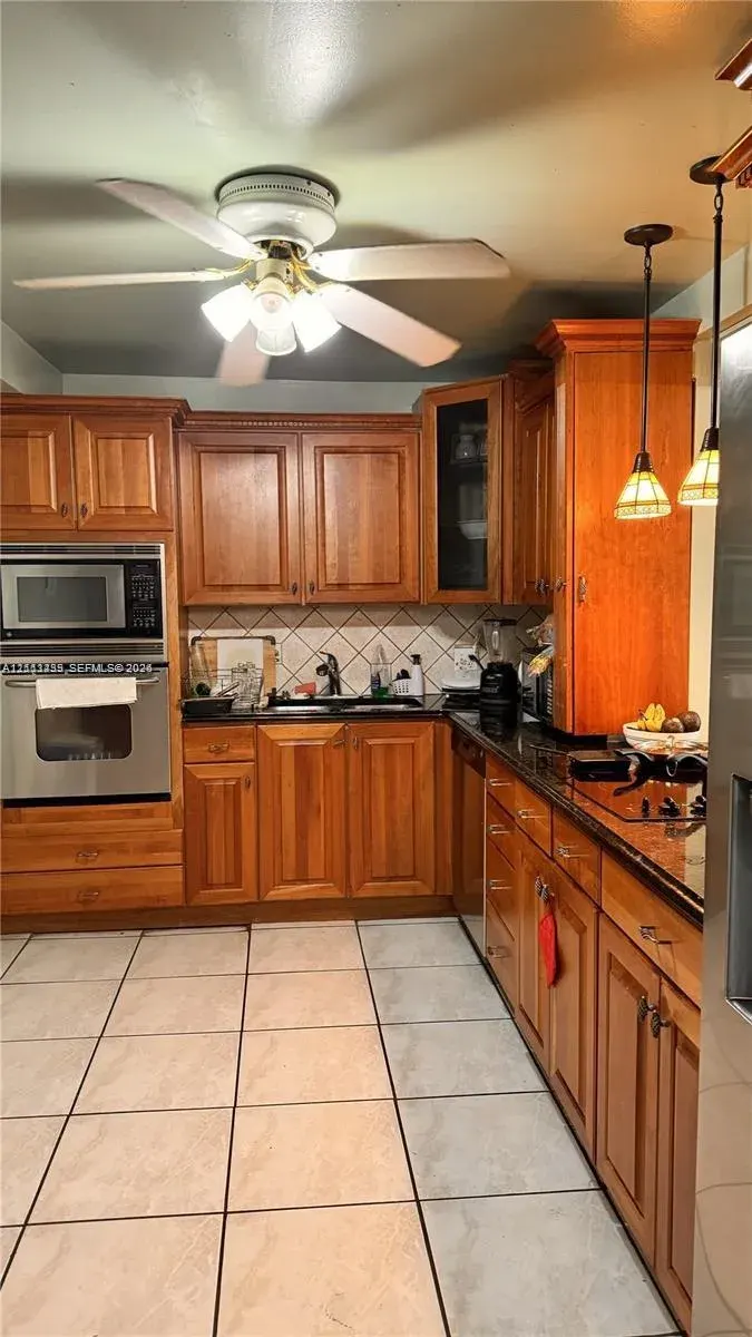 Address Withheld, Hollywood, FL 33019