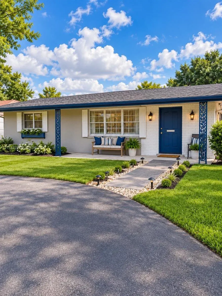 7900 NW 13th Street, Pembroke Pines, FL 33024