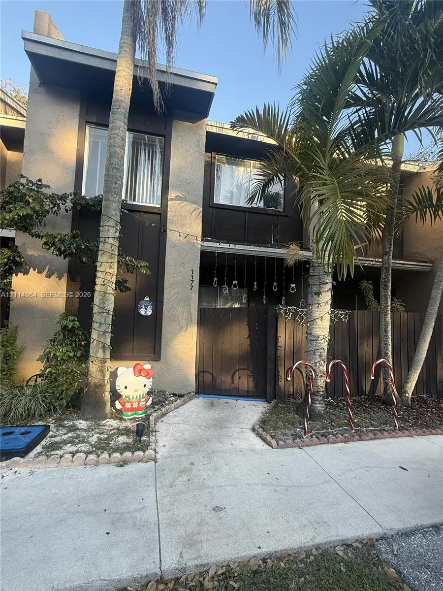 1177 Sussex Drive, North Lauderdale, FL 33068
