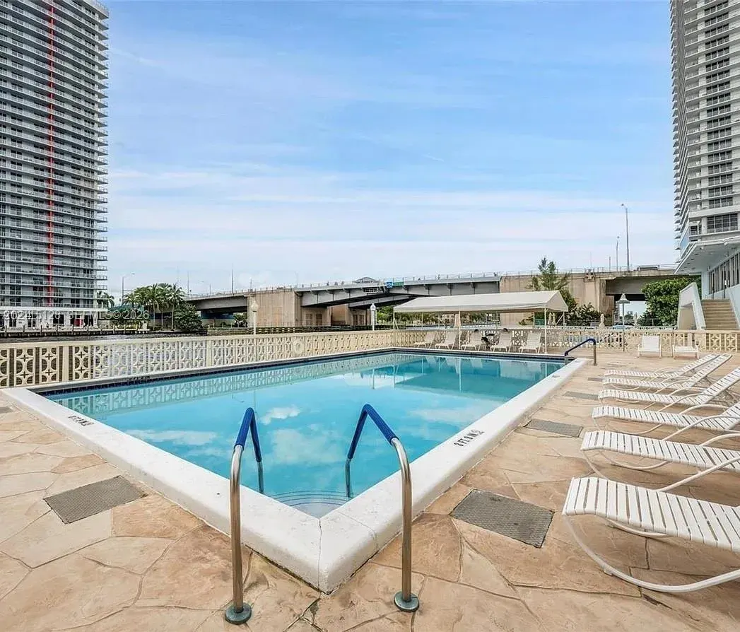 Address Withheld, Hallandale Beach, FL 33009