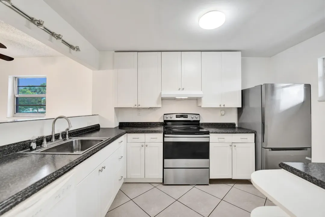 1100 NW 87th Avenue 208, Coral Springs, FL 33071