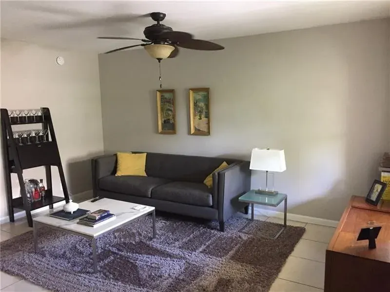 2741 NE 8th Avenue 14, Wilton Manors, FL 33334