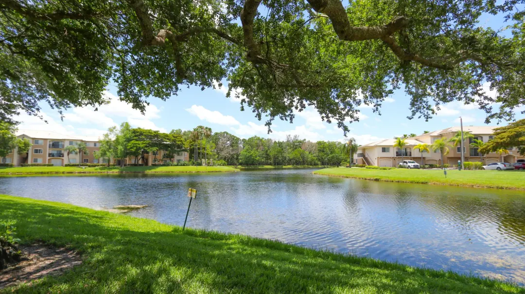 500 N Crestwood Ct Court N 502, Royal Palm Beach, FL 33411