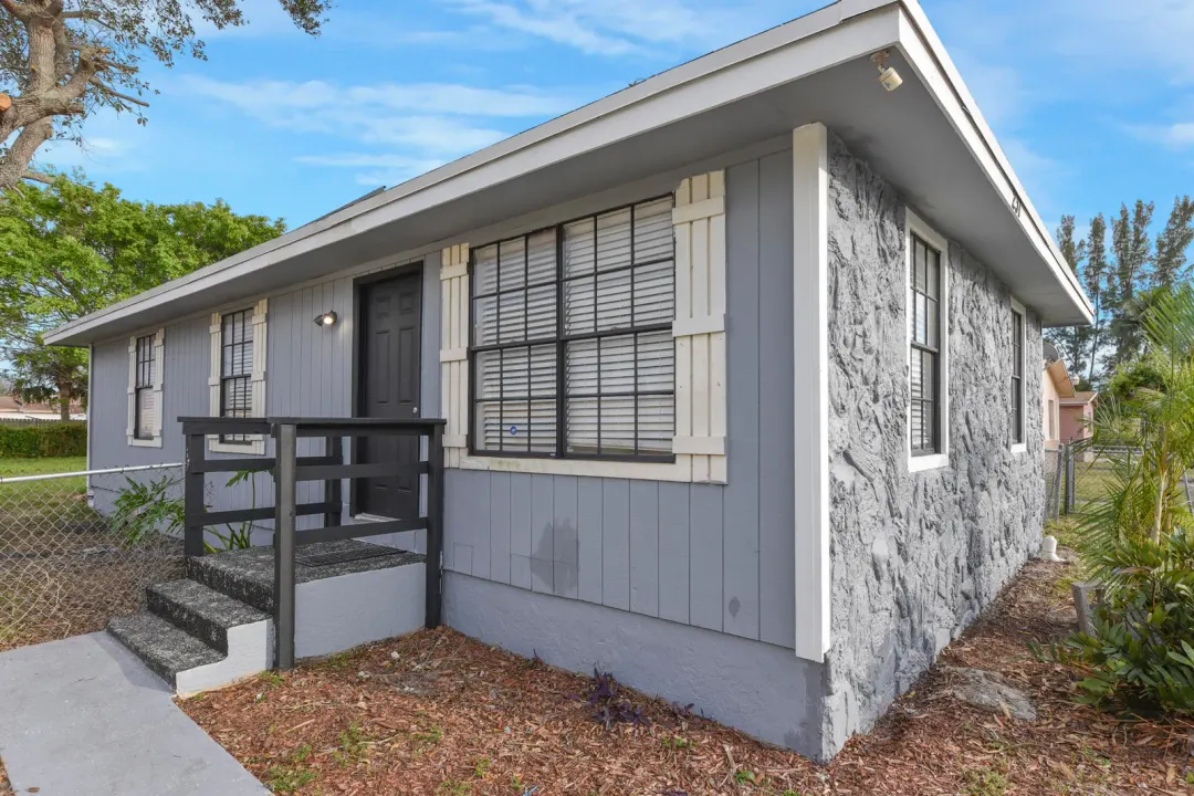 237 SW 11th Avenue, Delray Beach, FL 33444