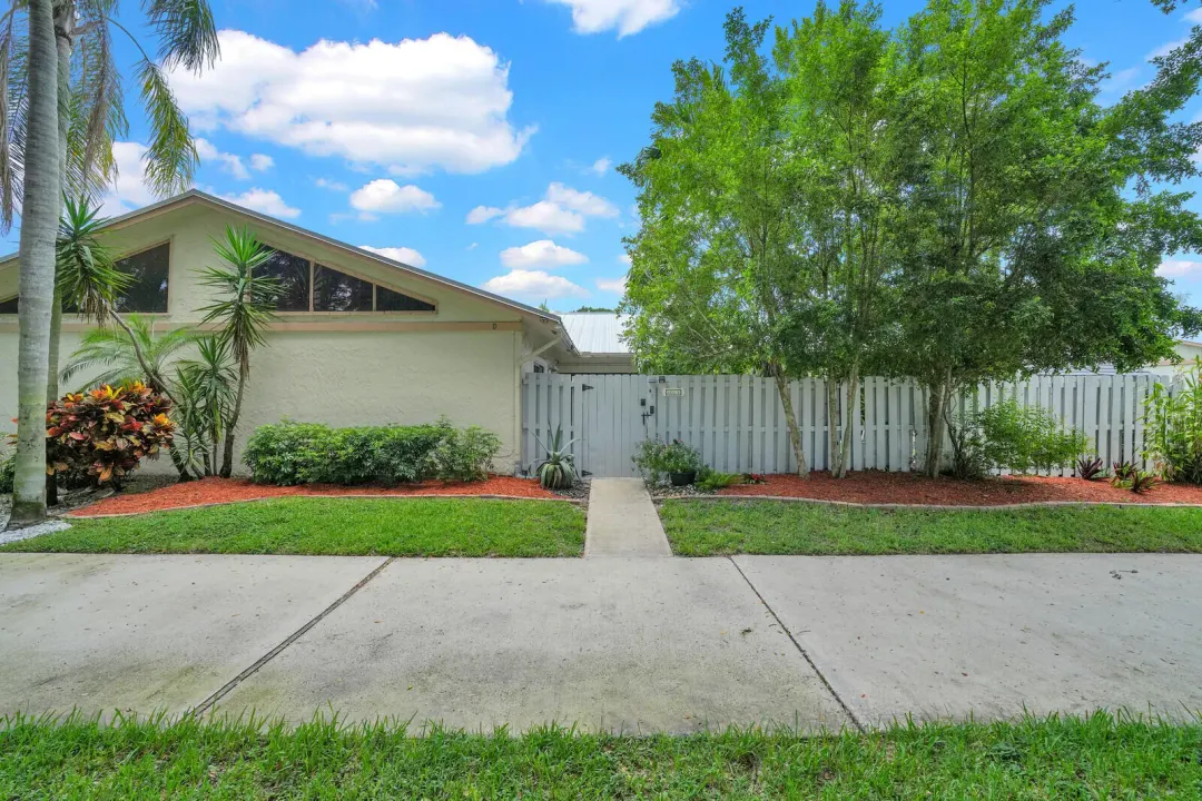 8850 Ranta Court D, Boynton Beach, FL 33436