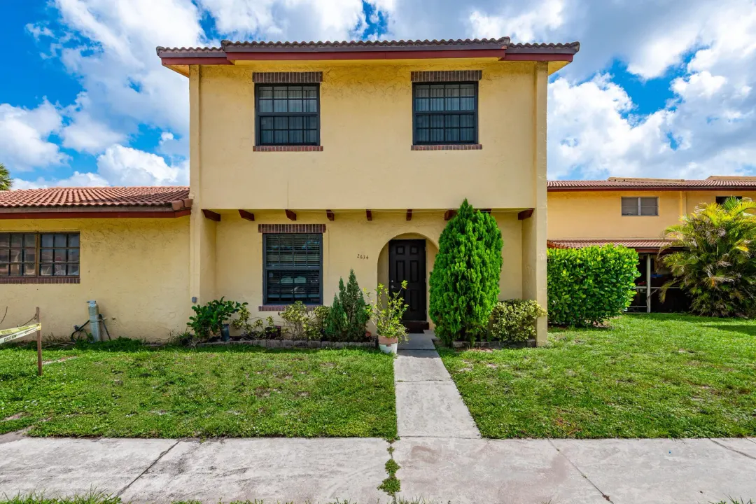 2634 NW 47th Lane 2634, FL 33313