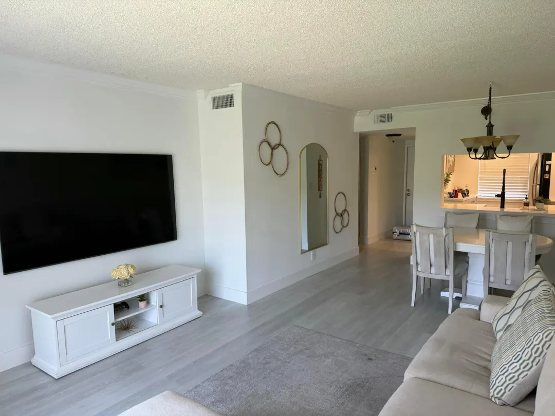 10001 Winding Lake Road 106, Sunrise, FL 33351