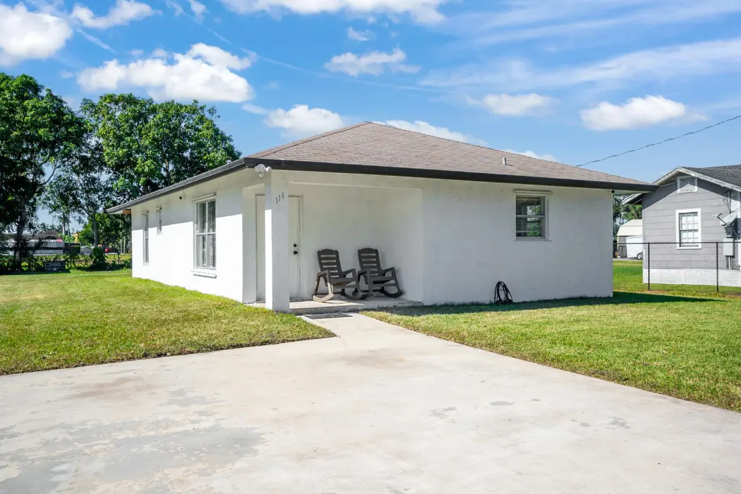 116 SE 3rd Street N, Belle Glade, FL 33430