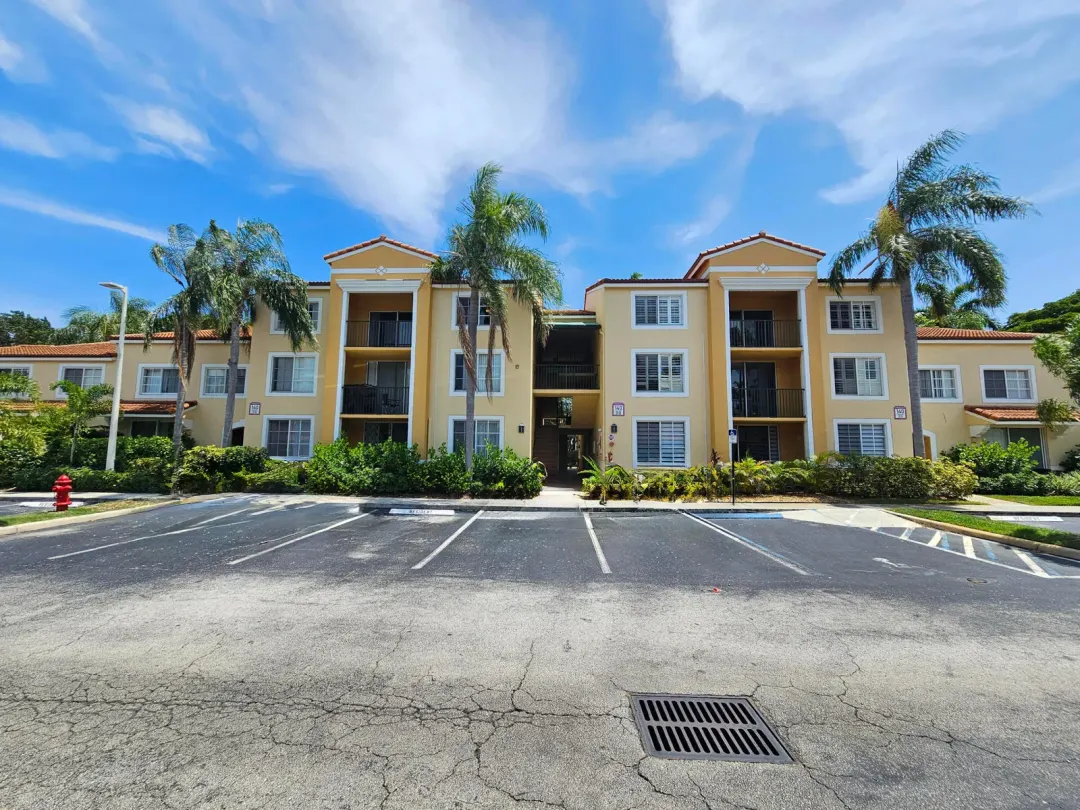 140 Yacht Club Way, Unit 305, Hypoluxo, FL, 33462