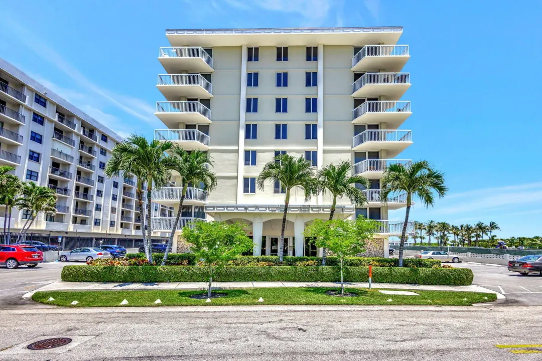125 S Ocean Avenue 211, Palm Beach Shores, FL 33404
