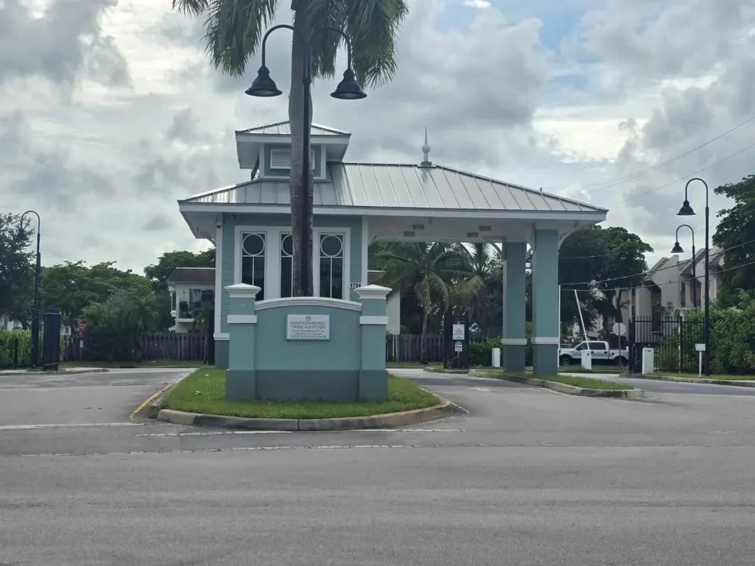 5217 NW 18th Street 3d, Lauderhill, FL 33313