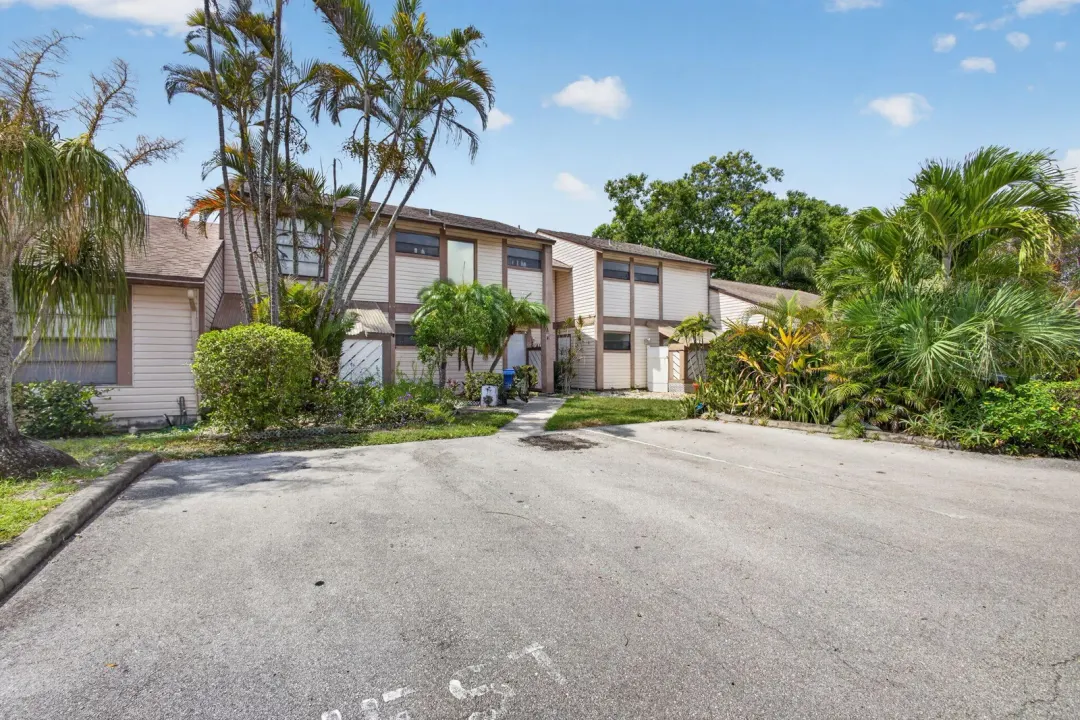 110 Sherwood Circle 4c, Jupiter, FL 33458