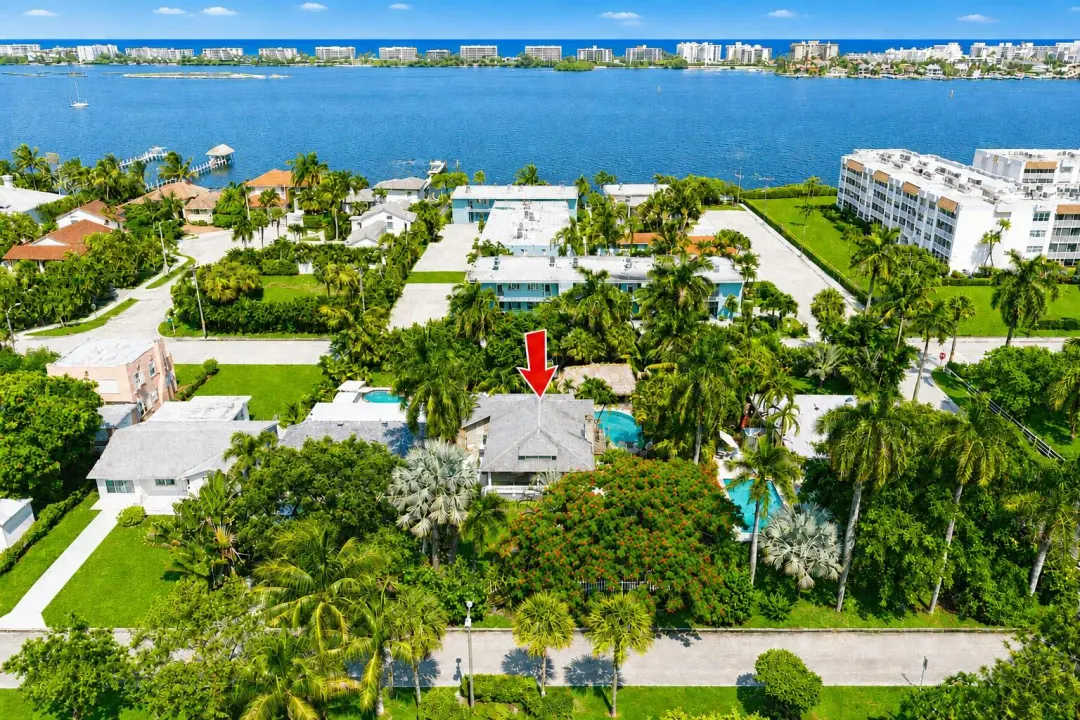 1424 S Palmway, Lake Worth Beach, FL 33460