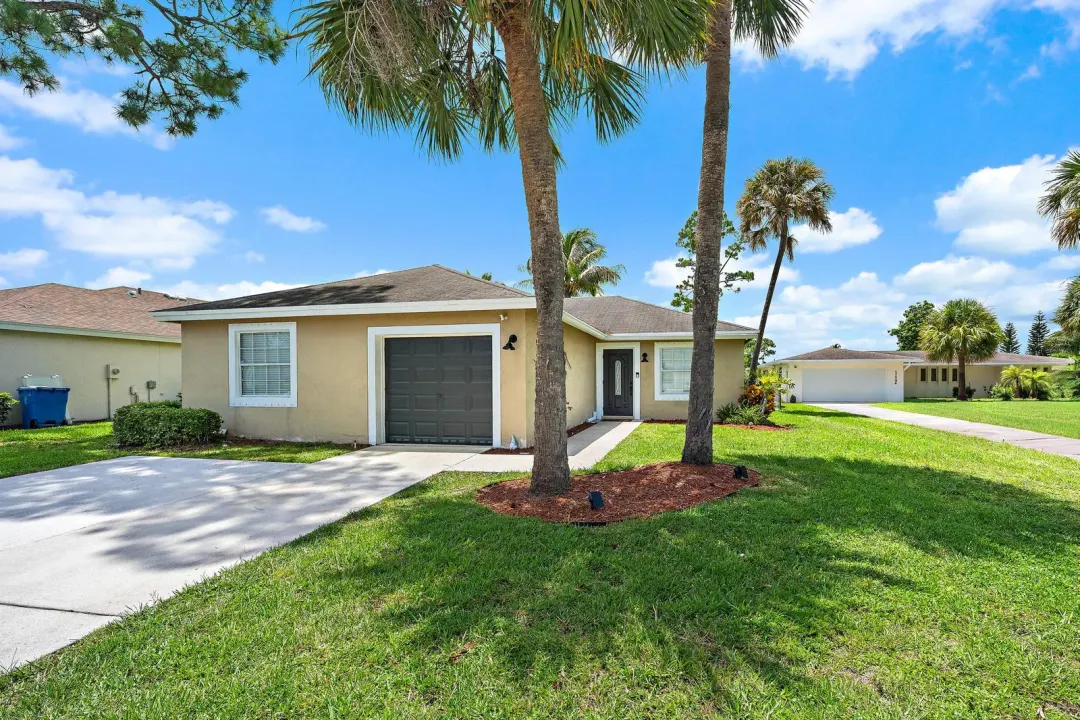 5483 Club Circle, Haverhill, FL, 33415