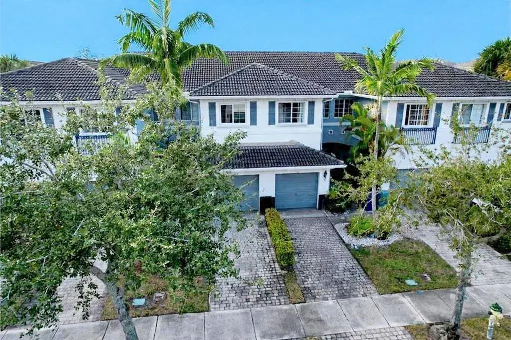 1421 NW 34th Way, Unit 1421, Lauderhill, FL, 33311