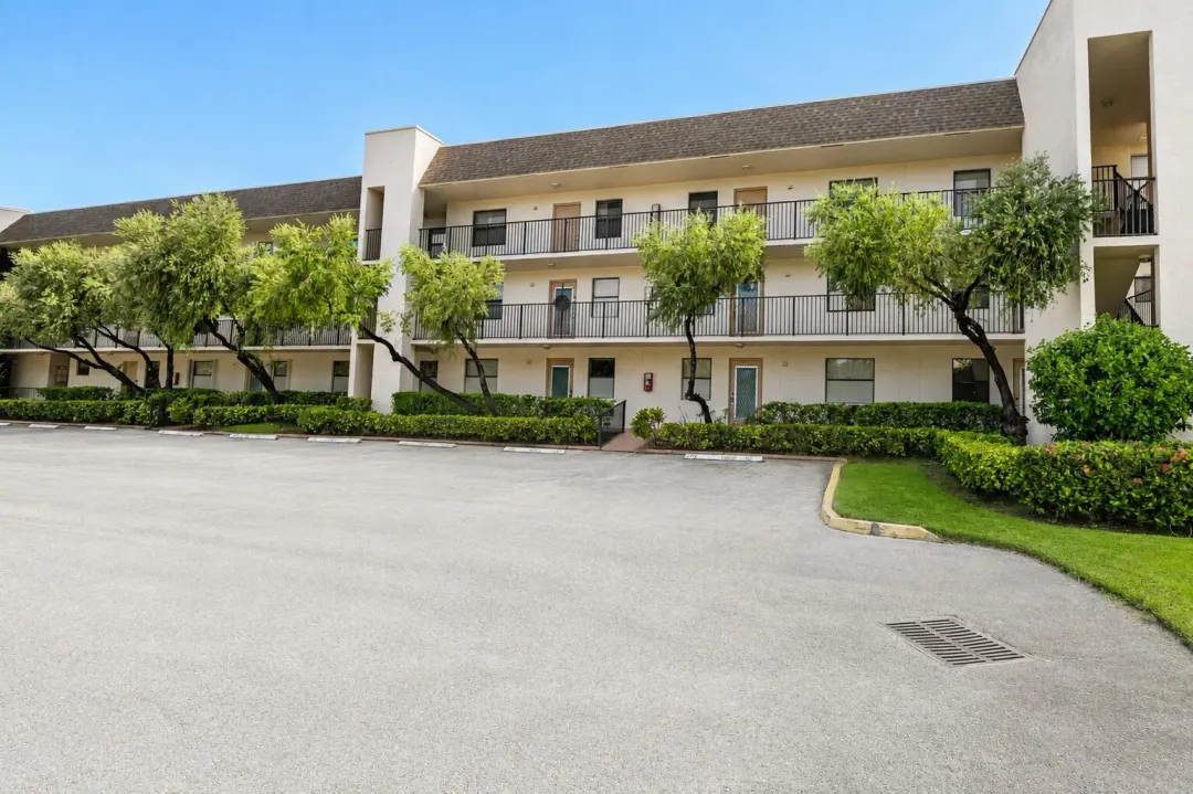 2941 N Nob Hill Road 112, Sunrise, FL 33322