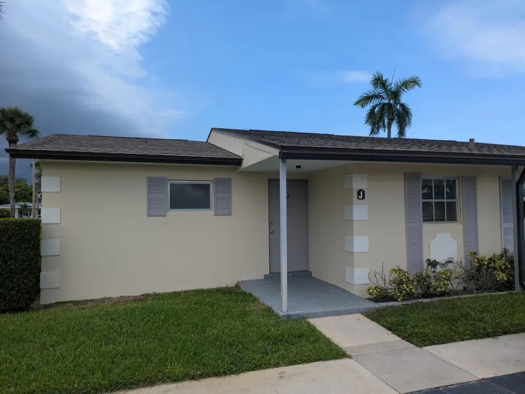 2771 Ashley Drive E, Unit J, West Palm Beach, FL, 33415