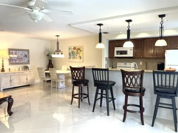 1315 High Point Way SE B, Delray Beach, FL 33445