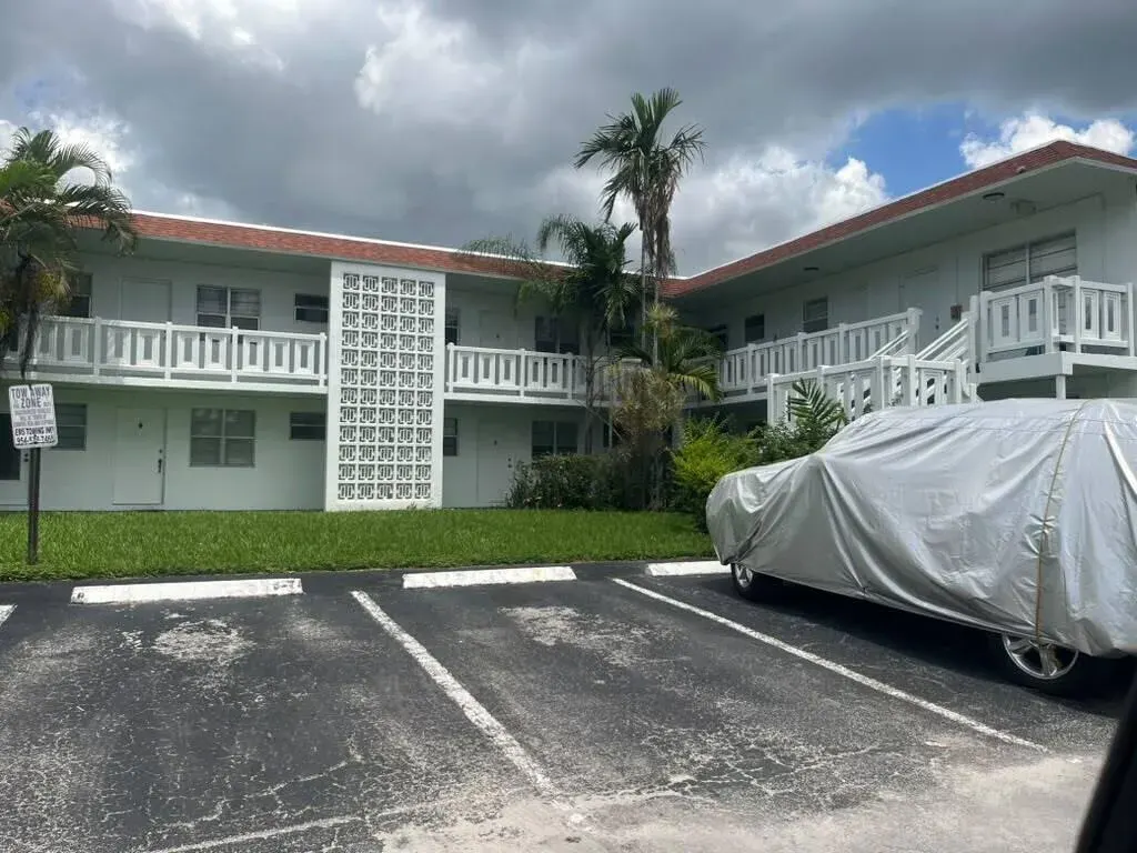 Address Withheld, Lauderhill, FL 33313