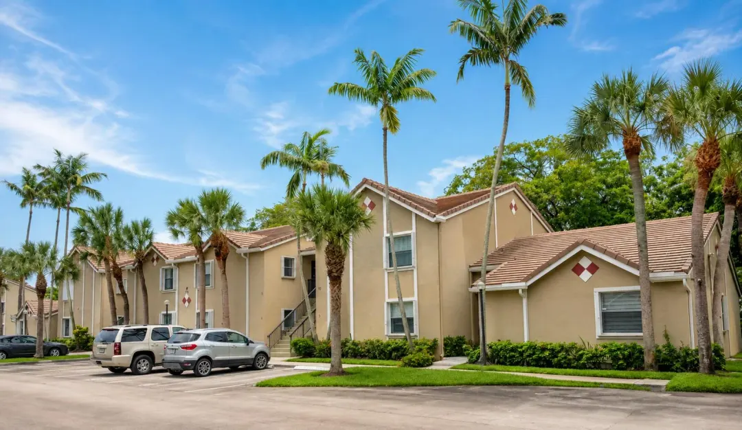 9641 Riverside F5, Coral Springs, FL 33071