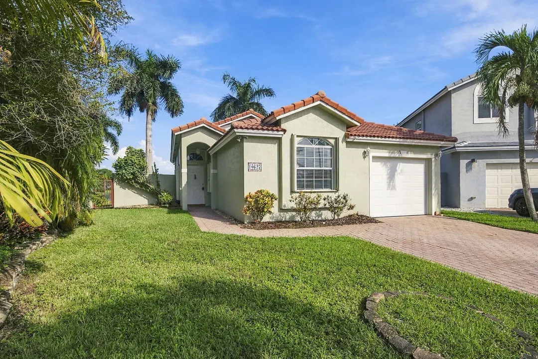 10627 NW 7th Street, Pembroke Pines, FL 33026