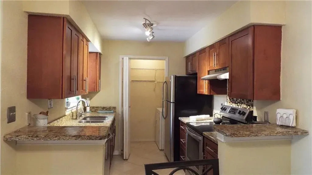 833 Riverside Drive 824, Coral Springs, FL 33071