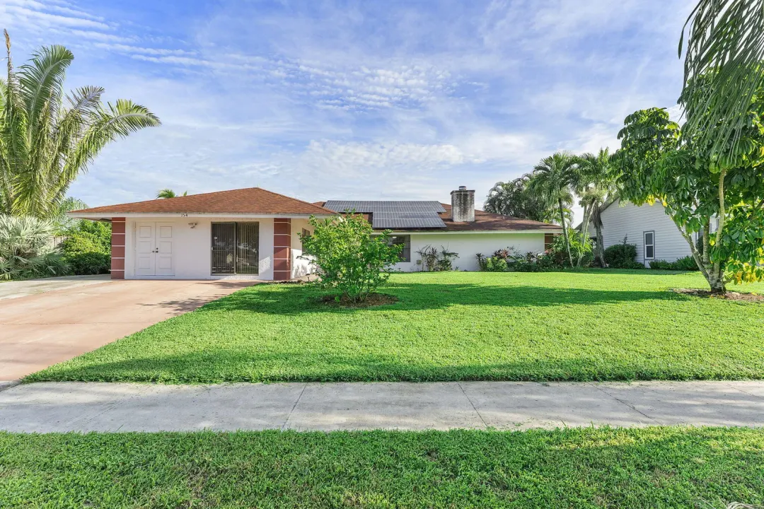 154 Santa Monica Avenue, Royal Palm Beach, FL 33411