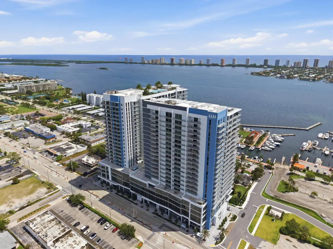 220 Lake Shore Drive, Unit 1407, Lake Park, FL, 33403