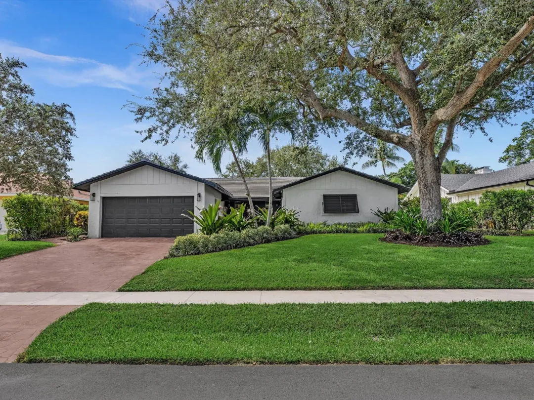 3264 Lakeview Drive, Delray Beach, FL 33445