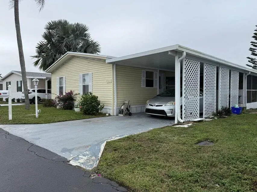 Address Withheld, Atlantis, FL 33462