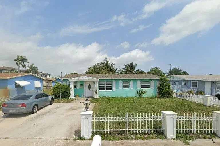 207 NE 6th Avenue, Boynton Beach, FL 33435