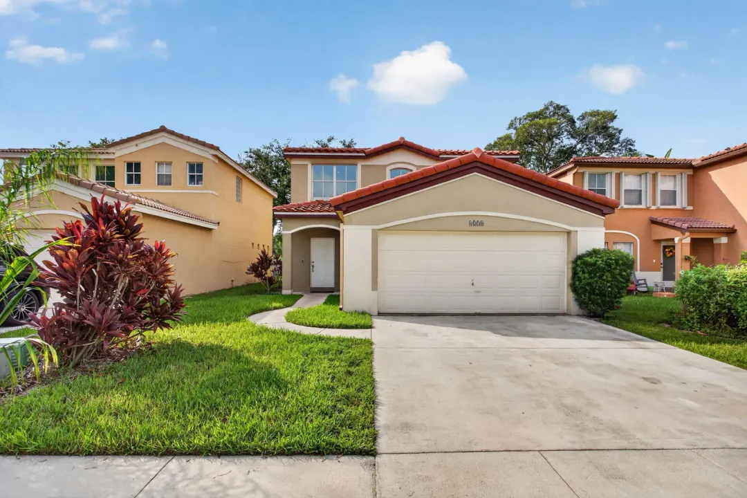 Address Withheld, Deerfield Beach, FL 33442