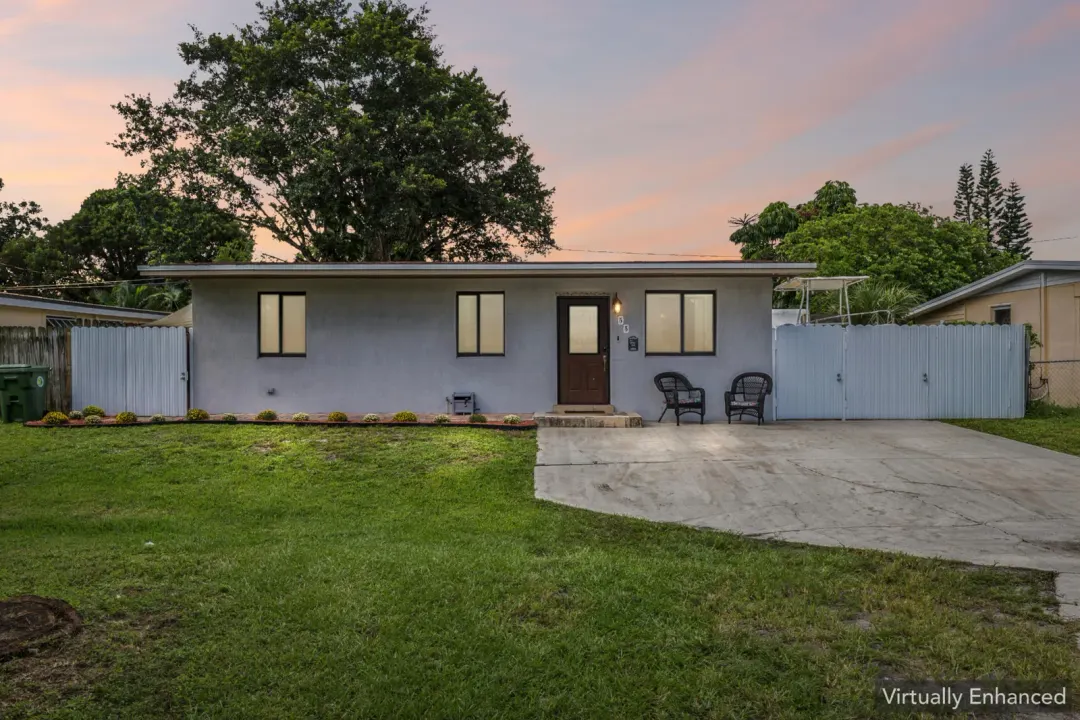 55 Davis Road, Palm Springs, FL 33461