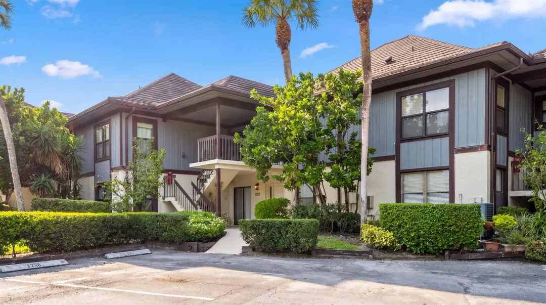 13329 Polo Club Road 105, Wellington, FL 33414
