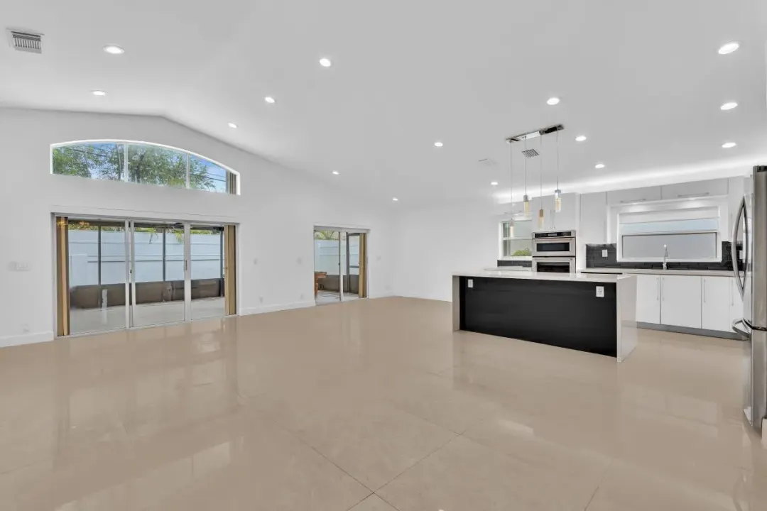 Address Withheld, Hollywood, FL 33312