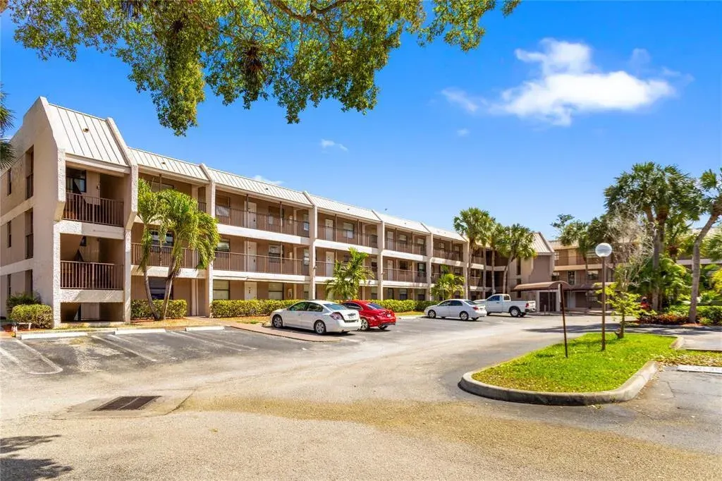 8751 Shadow Wood Boulevard 102, Coral Springs, FL 33071