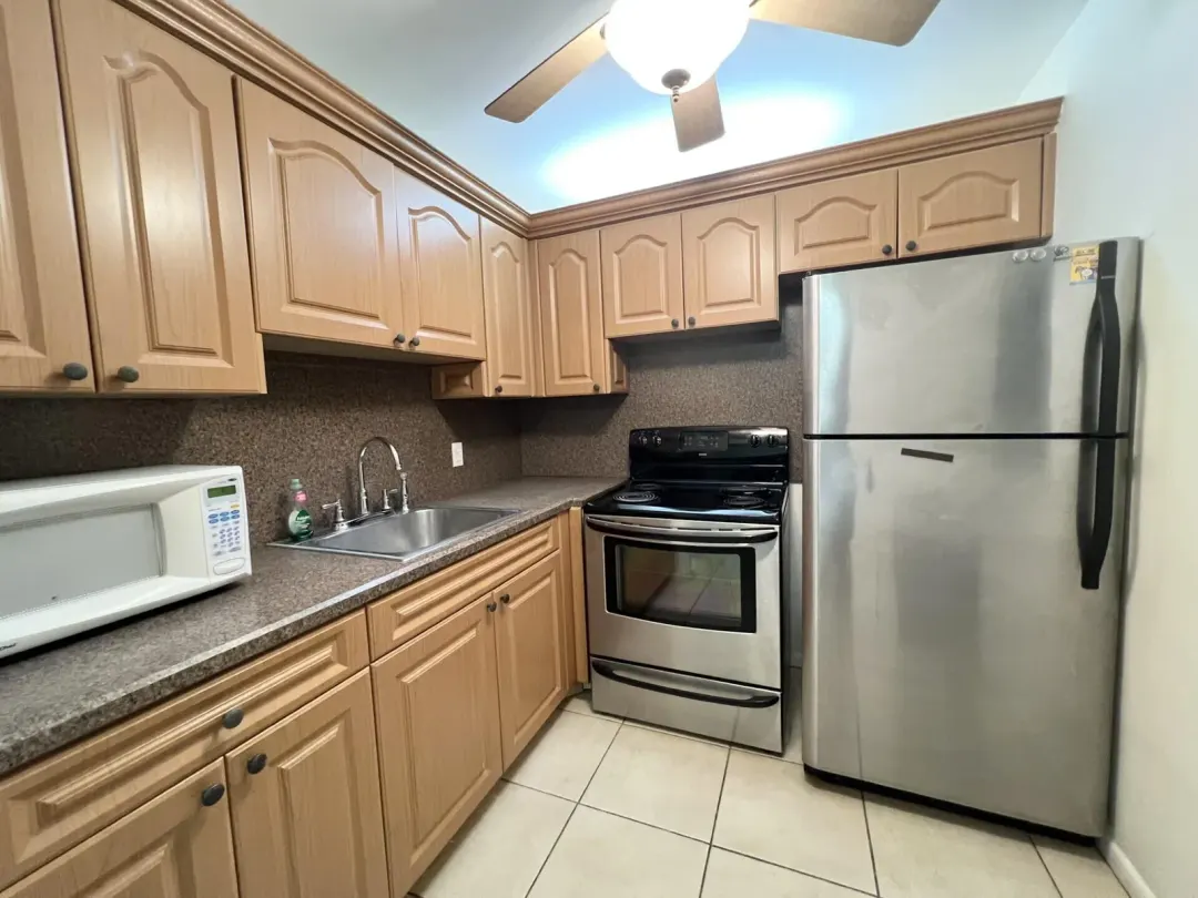 4023 Berkshire B 4023, Deerfield Beach, FL 33442
