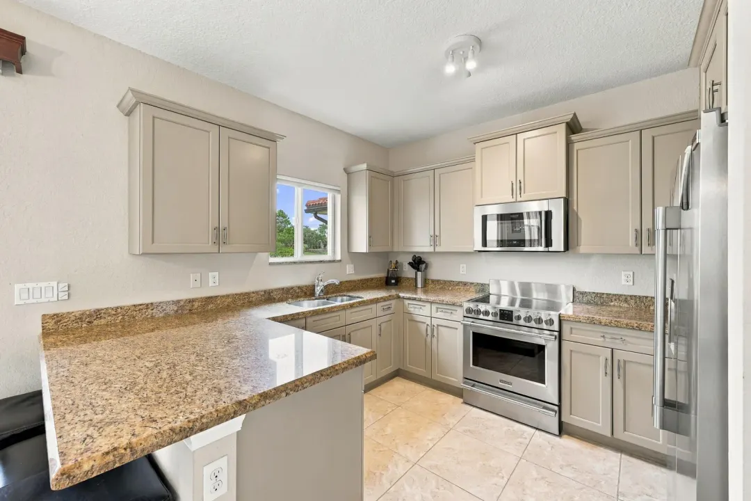 6854 Langdon Way, Lake Worth, FL 33463