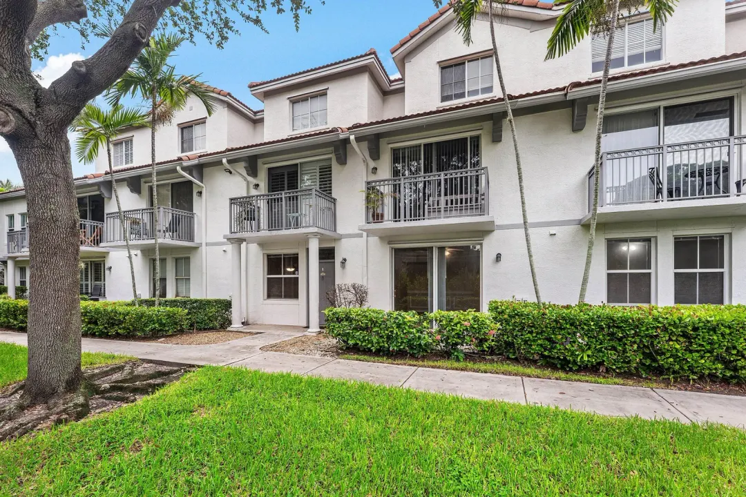 2030 Alta Meadows Lane 1211, Delray Beach, FL 33444