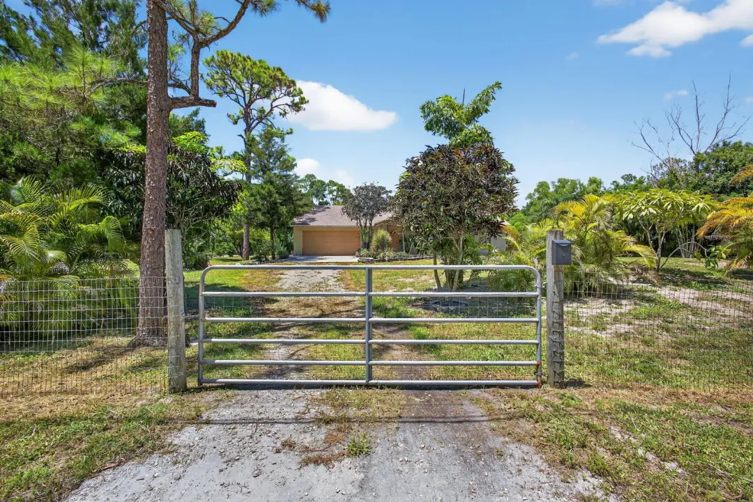 16971 W Mayfair Drive W, The Acreage, FL 33470