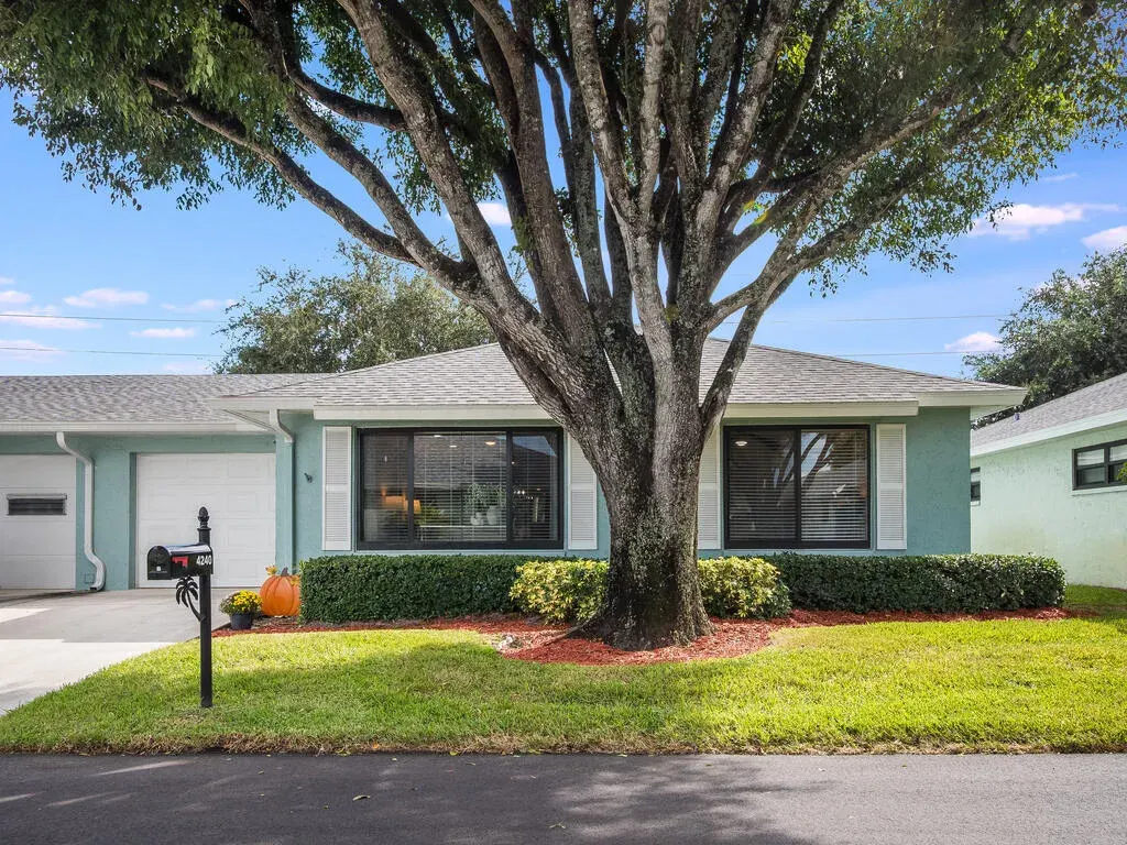 4240 Mango Tree Court B, Boynton Beach, FL 33436
