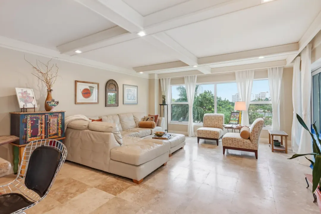 875 E Camino Real 4d, Boca Raton, FL 33432