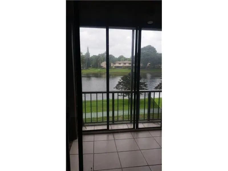 3730 Inverrary Drive 2x, Lauderhill, FL 33319