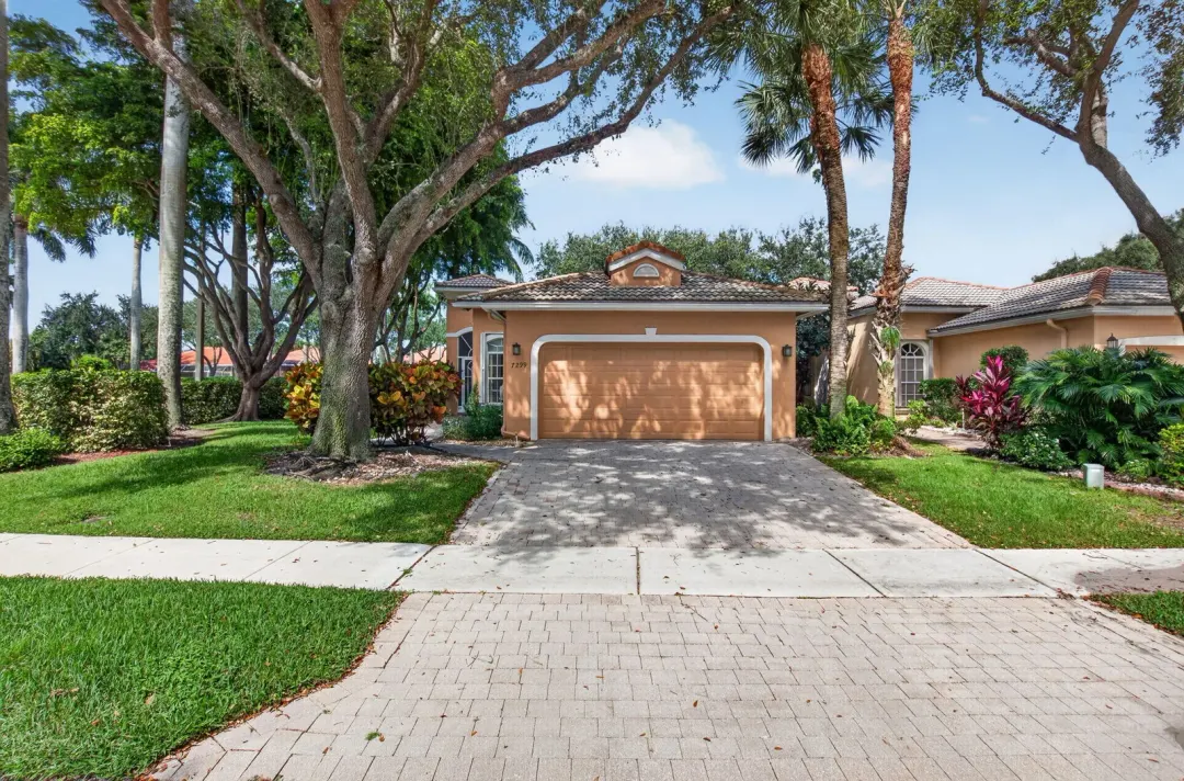 7299 Vía Genova, Delray Beach, FL 33446
