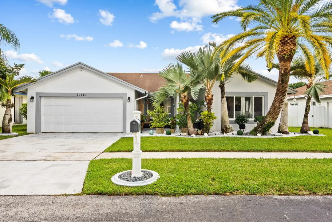 10110 SW 16th Place, Davie, FL 33324