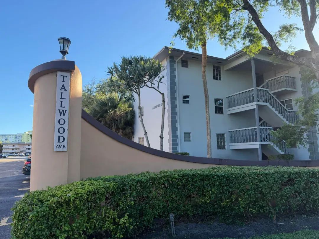 900 Tallwood Avenue 107, Hollywood, FL 33021