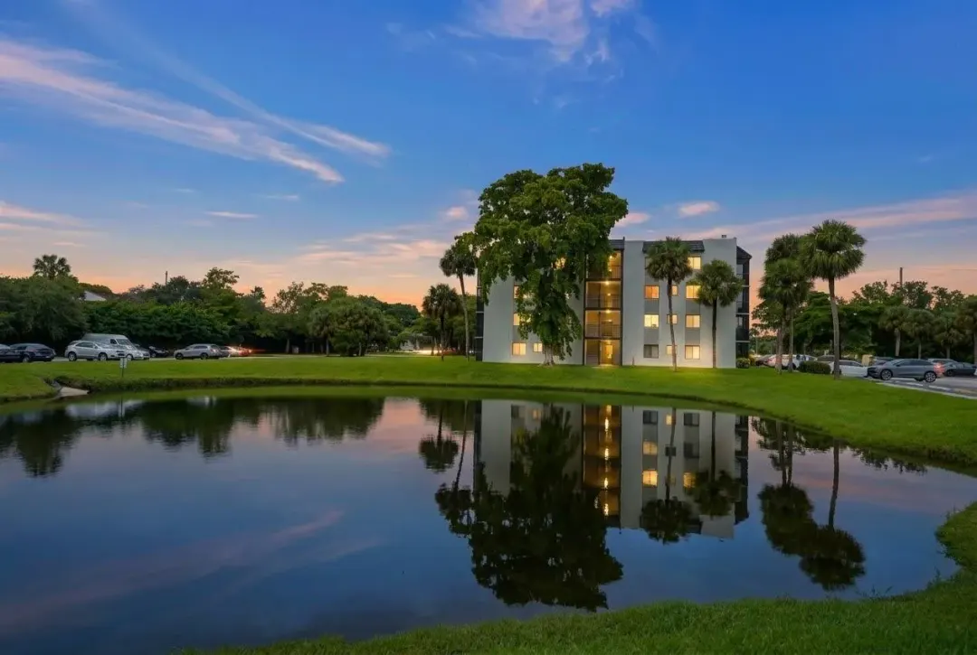 3700 N Pine Island Road 307, Sunrise, FL 33351